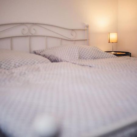 Wunderschoene Neue 3,5 Zimmerwohnung Naehe Kassel Bis 4 Erwachsene 3 Kinder Fuldatal Εξωτερικό φωτογραφία