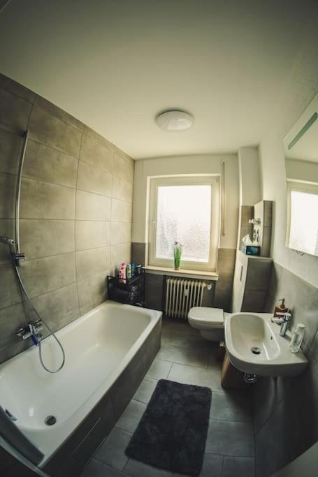 Wunderschoene Neue 3,5 Zimmerwohnung Naehe Kassel Bis 4 Erwachsene 3 Kinder Fuldatal Εξωτερικό φωτογραφία