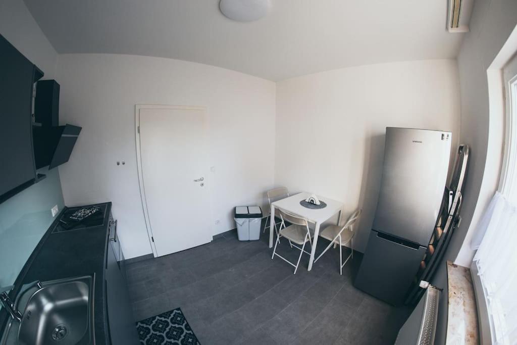 Wunderschoene Neue 3,5 Zimmerwohnung Naehe Kassel Bis 4 Erwachsene 3 Kinder Fuldatal Εξωτερικό φωτογραφία
