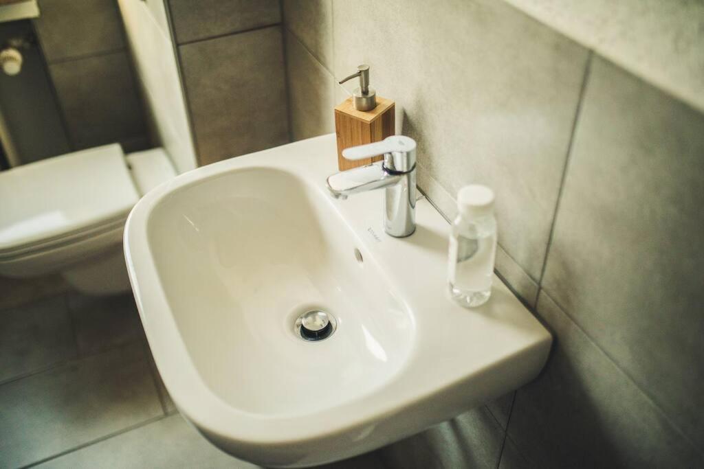 Wunderschoene Neue 3,5 Zimmerwohnung Naehe Kassel Bis 4 Erwachsene 3 Kinder Fuldatal Εξωτερικό φωτογραφία